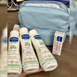 Mustela Kit Minis – Miniaturas Bebê Água De Limpeza + Hydra Bebê + Gel Lavante + Creme Vitaminado Preventivo De Assaduras – Nova Embalagem – Edição Limitada – Bebê E Criança